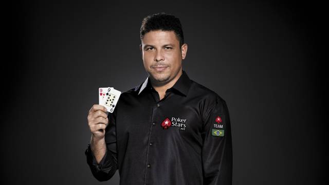 Роналдо подписал договор с PokerStars