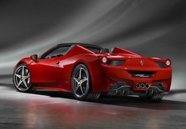 Сэм Трикетт и его Ferrari 458 Spider.