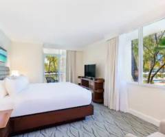 Casino Aruba at Hilton: Bonaire twr suite 1 king bed – French balcony