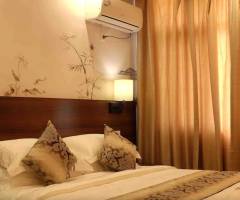 New Oriental Casino: Deluxe room 1 Queen bed