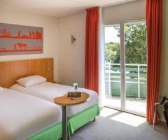 Casino Bourbon Lancy: Standard Room with two single beds